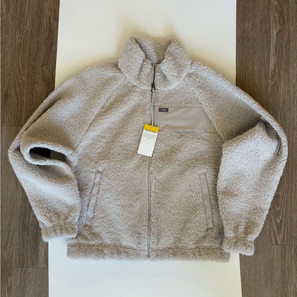 Figs // Women’s On-Shift High Pile Fleece Bomber Jacket™ // Size: Medium - Picture 3 of 4